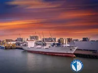 Navio frigorífico à venda