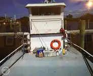 Navio de abastecimento à venda