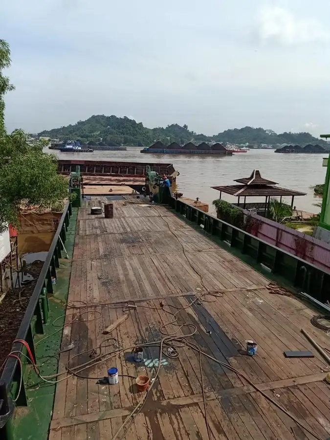 Balsa de desembarque, tanque à venda