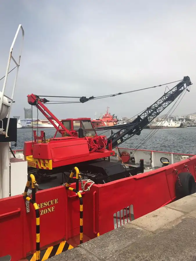 Navio frigorífico à venda