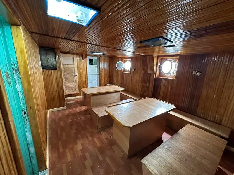Navio de pesca de arrasto à venda