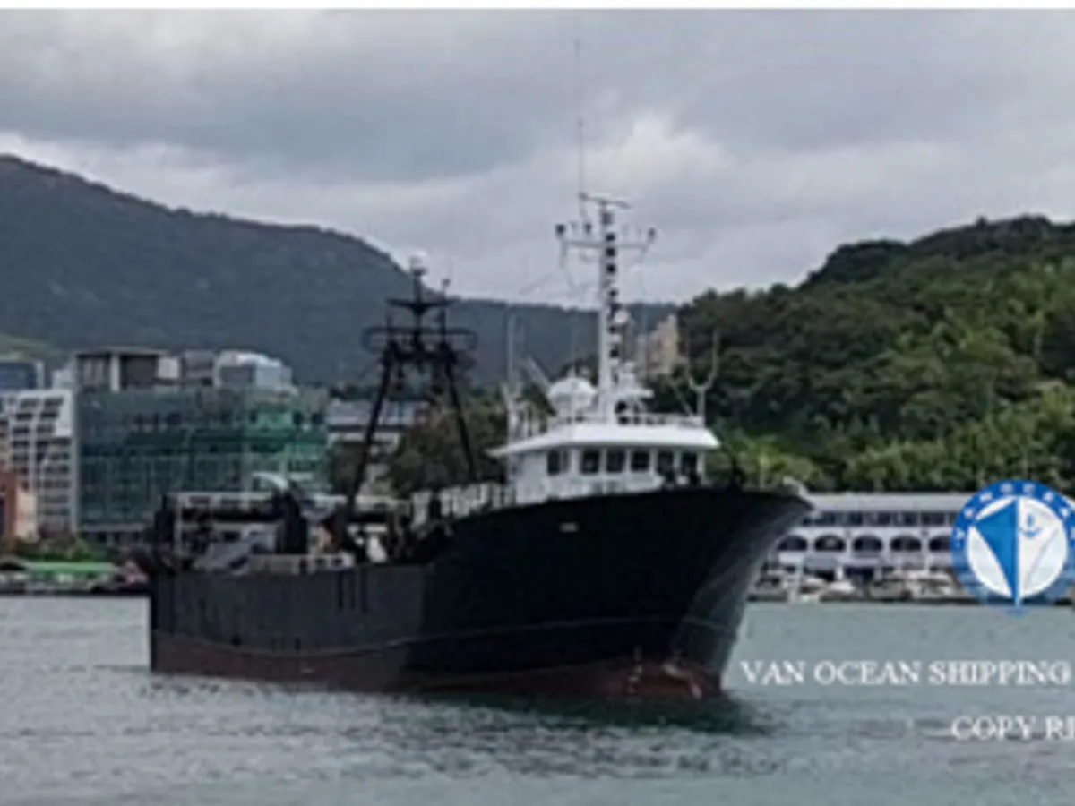 Navio de pesca de arrasto à venda