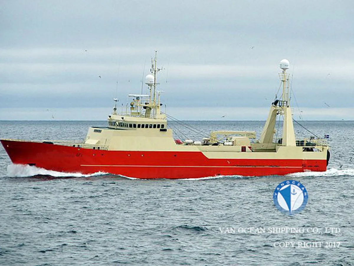 Navio de pesca de arrasto à venda