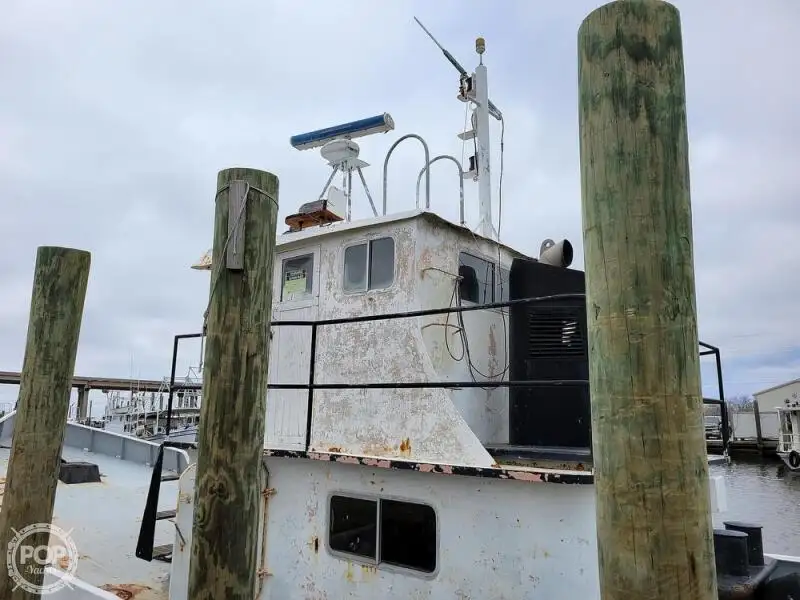 Navio de abastecimento à venda