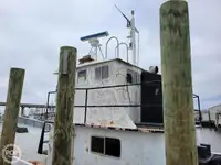 Navio de abastecimento à venda
