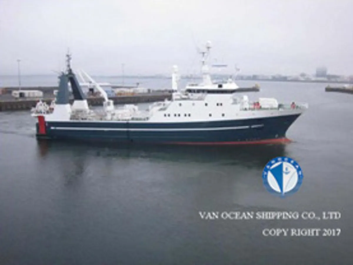 Navio de pesca de arrasto à venda