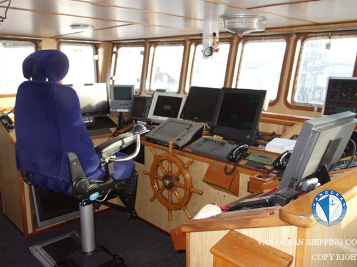 Navio de pesca de arrasto à venda