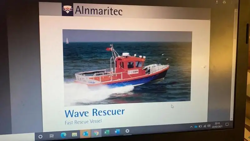 Navio transportador de GNL à venda