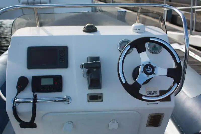 Bote inflável rígido à venda