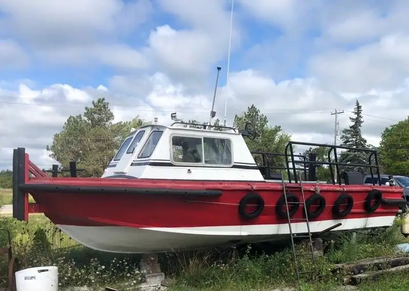 Barcos de trabalho à venda