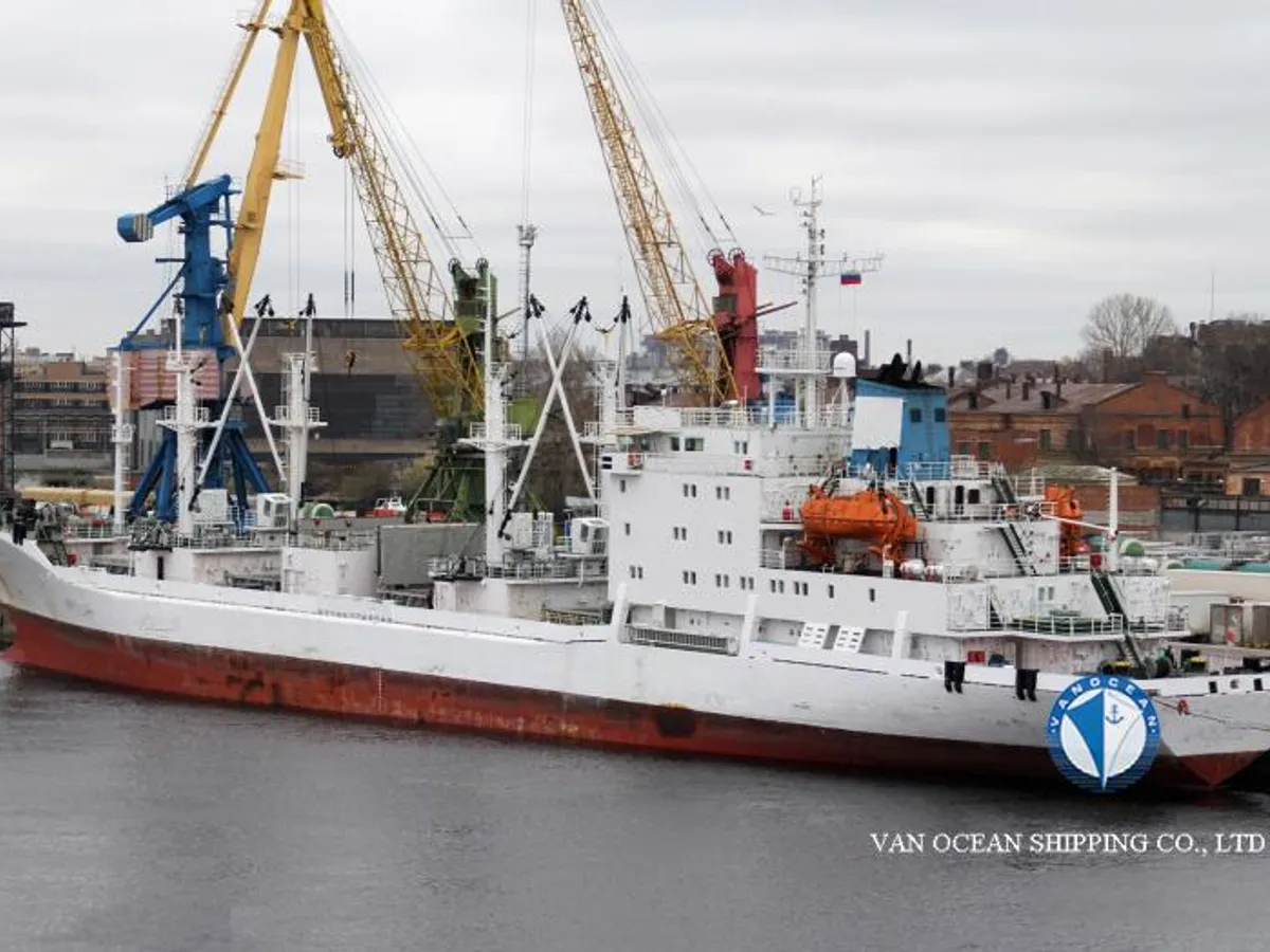Navio frigorífico à venda