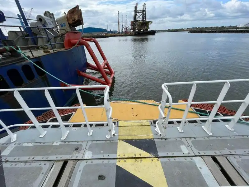 Navio porta-contêineres à venda