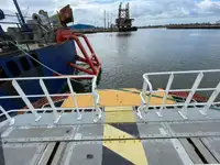 Navio porta-contêineres à venda