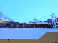 Navio porta-contêineres à venda
