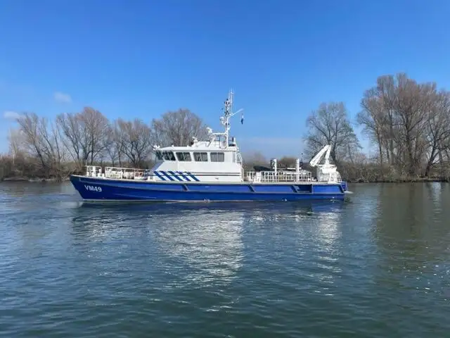 Navio de pesquisa à venda