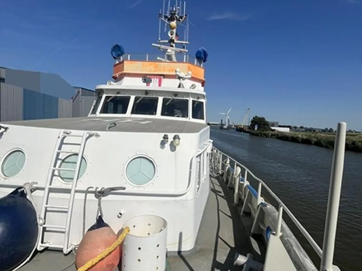 Navio de patrulha à venda