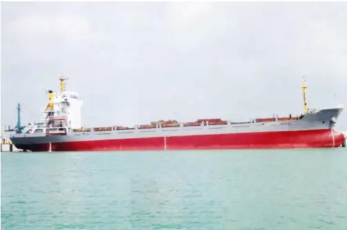 Navio porta-contêineres à venda
