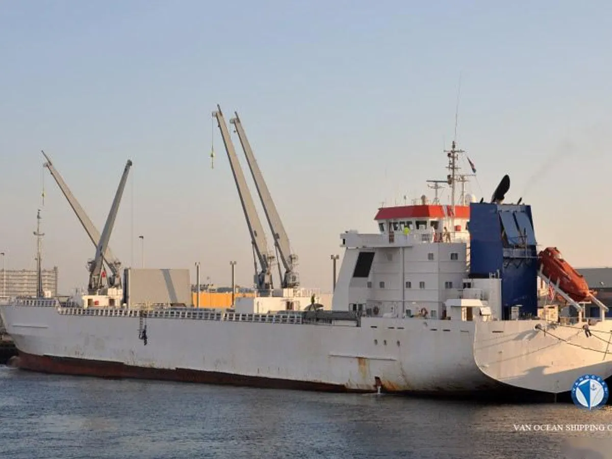 Navio frigorífico à venda