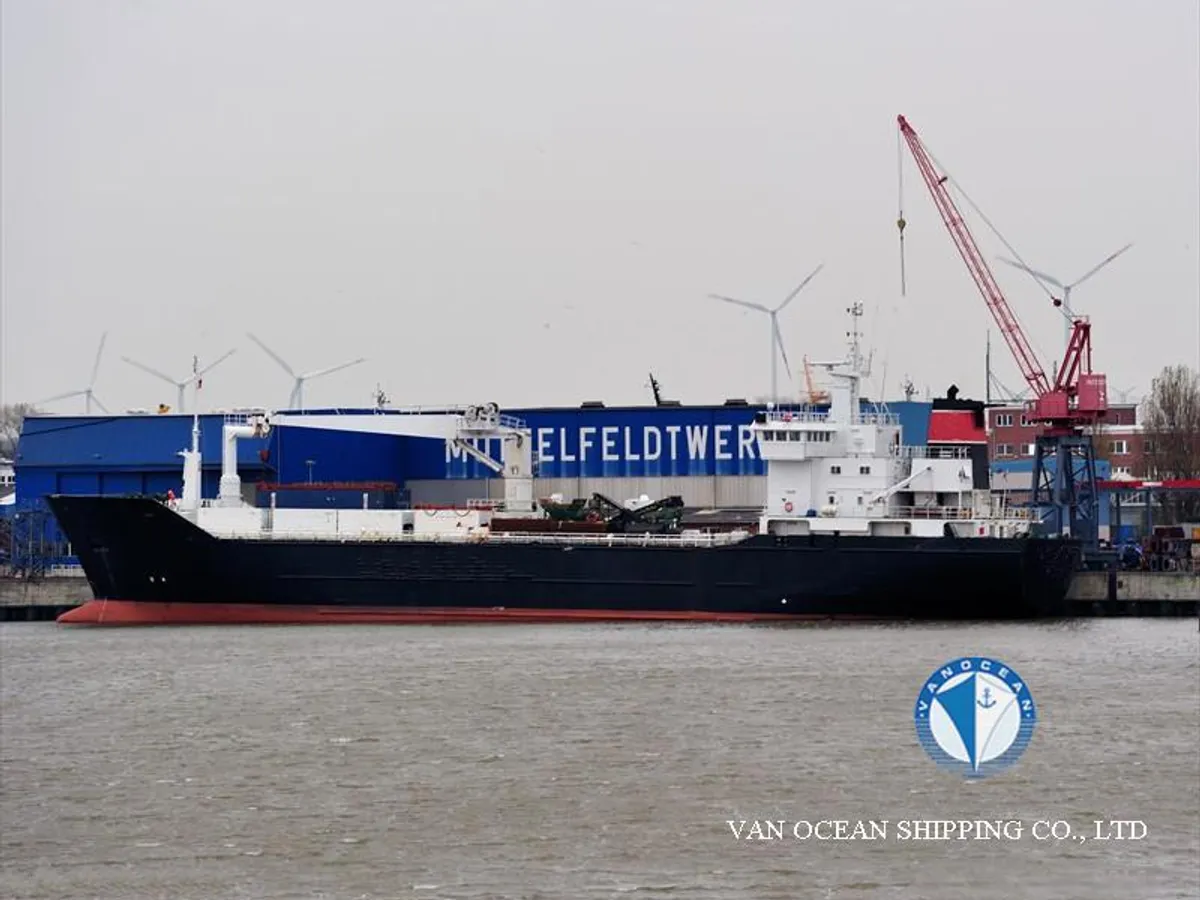 Navio frigorífico à venda