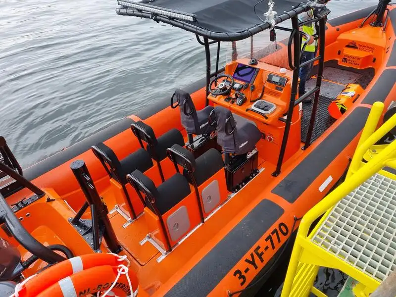 Bote inflável rígido à venda