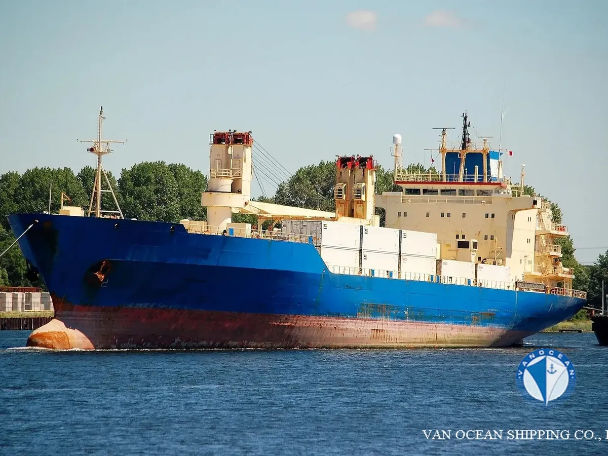 Navio frigorífico à venda