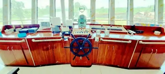 Balsa de desembarque, tanque à venda