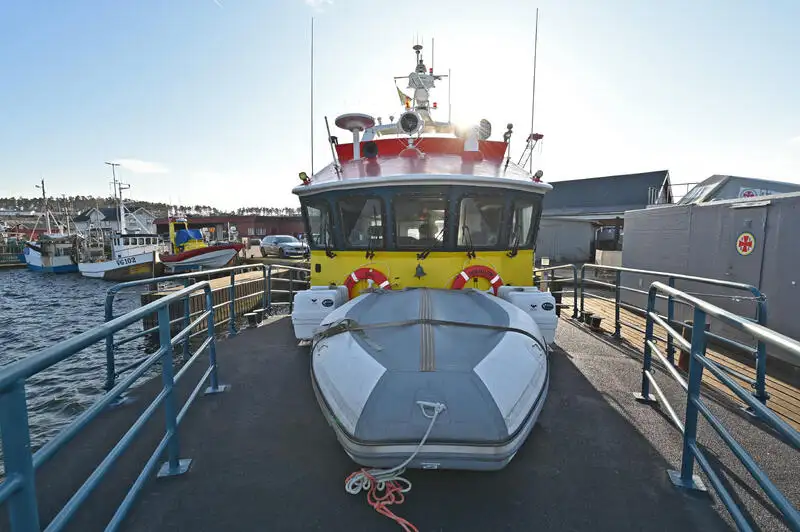 Navio de resgate à venda