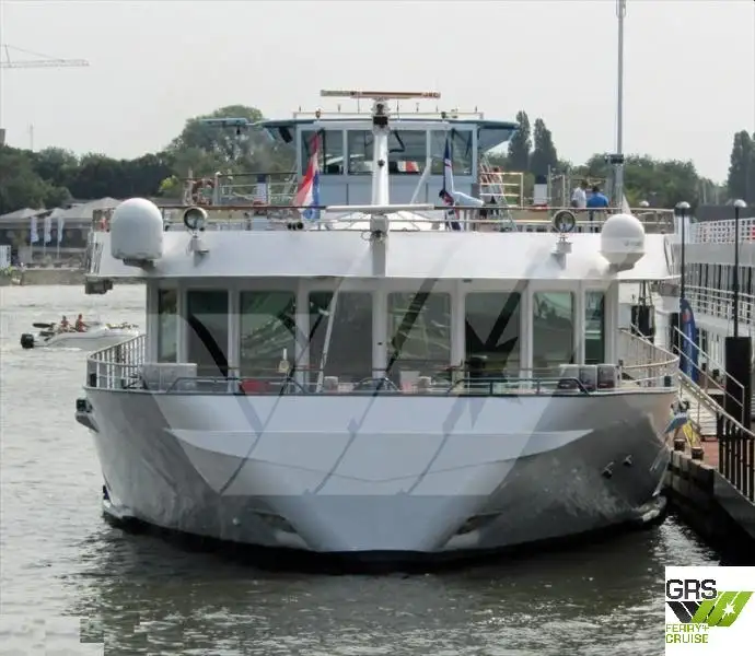 Navio de cruzeiro à venda