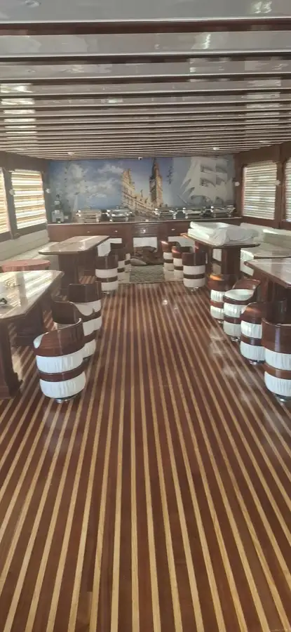Navio de cruzeiro à venda