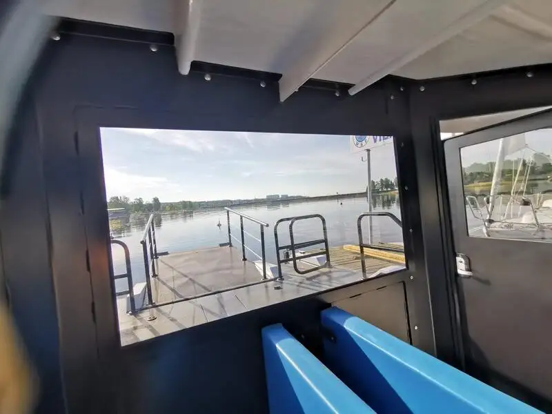 Navio porta-contêineres à venda