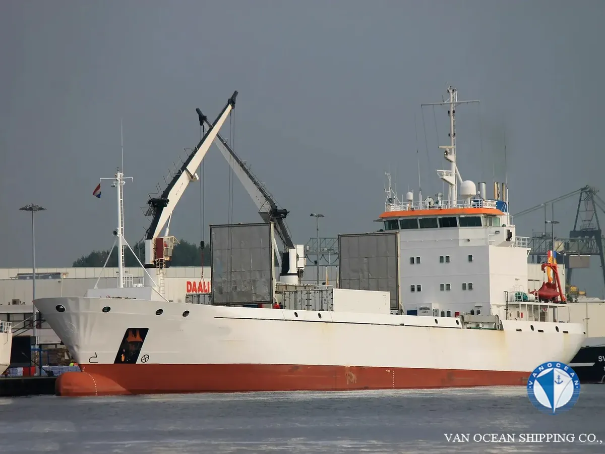 Navio frigorífico à venda