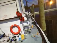 Navio de abastecimento à venda