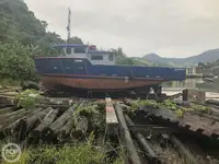 Navio de abastecimento à venda