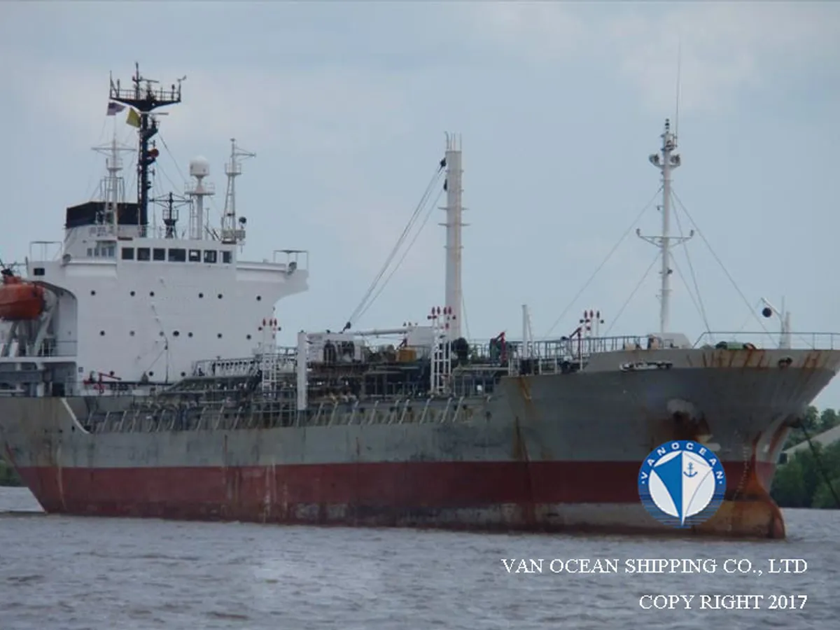 Navio-tanque de óleo/produtos químicos à venda