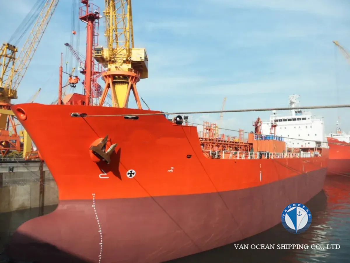 Navio-tanque de óleo/produtos químicos à venda