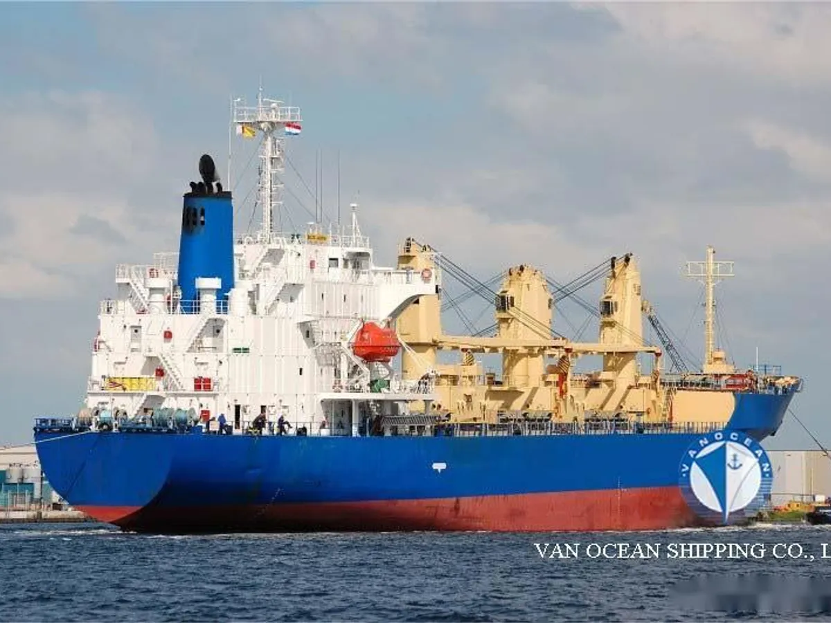 Navio frigorífico à venda
