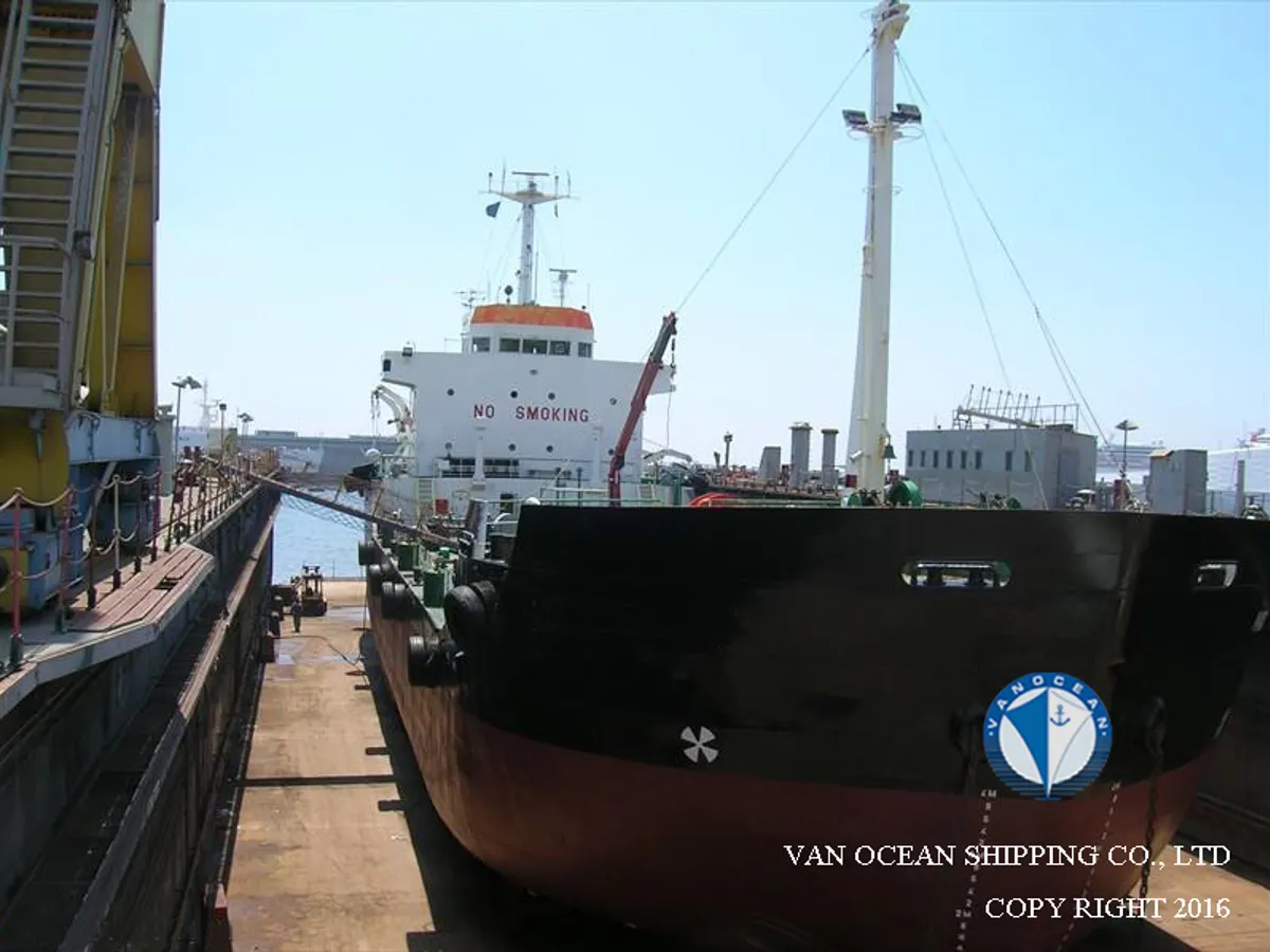 Navio-tanque de óleo/produtos químicos à venda