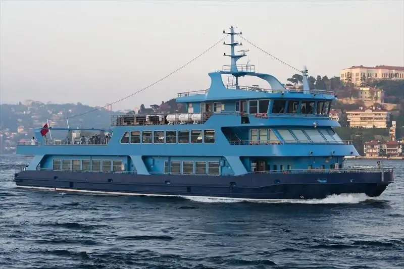 Navio restaurante à venda
