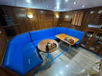 Navio porta-contêineres à venda