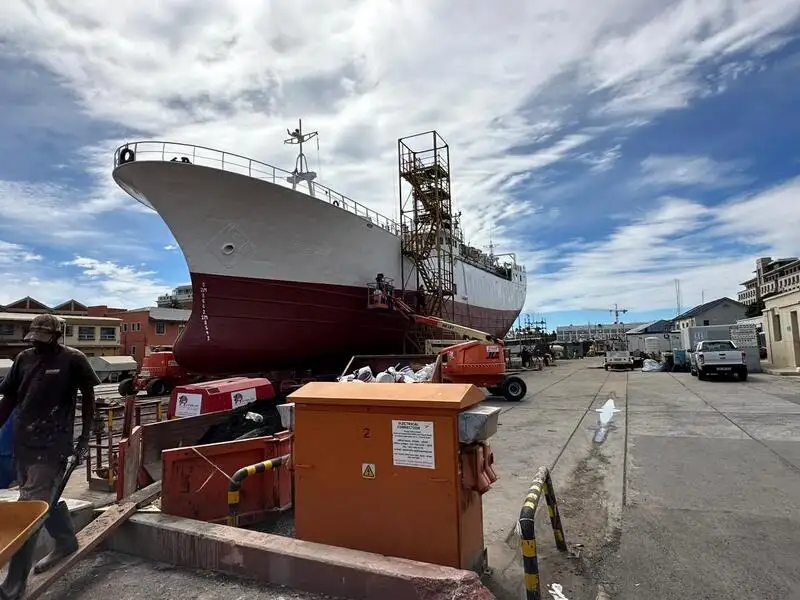 Navio de pesca de arrasto à venda