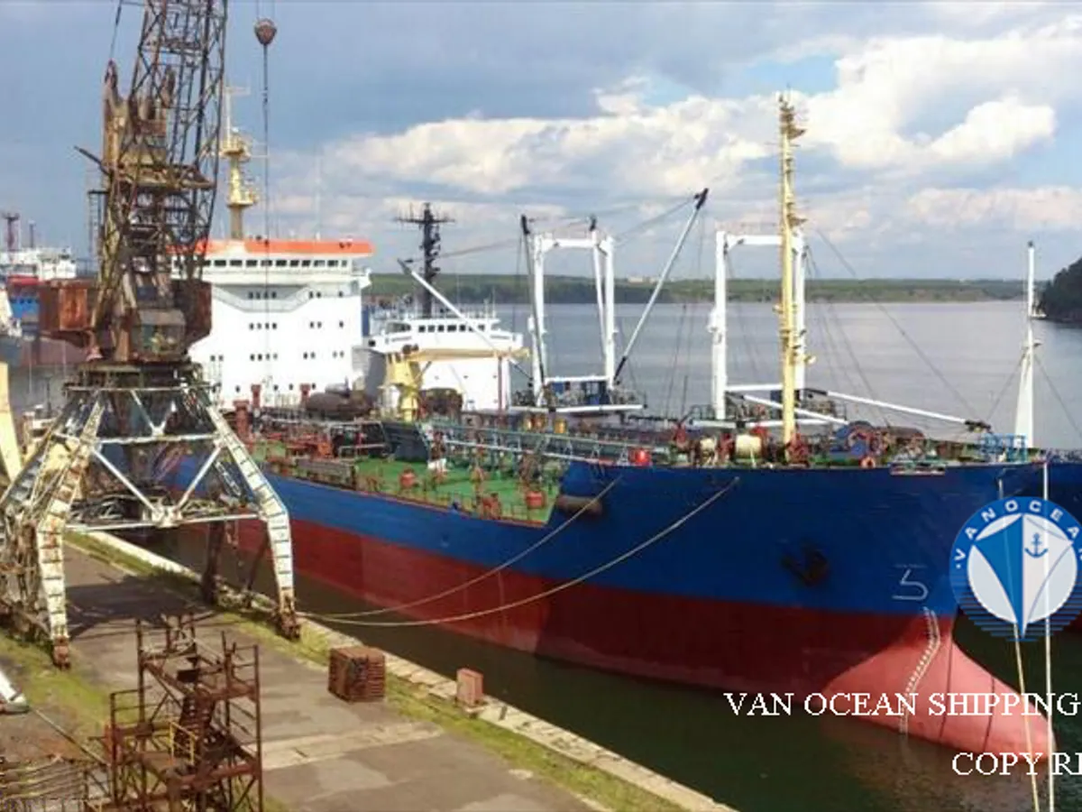 Navio-tanque de óleo/produtos químicos à venda