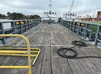 Barco de tripulação à venda