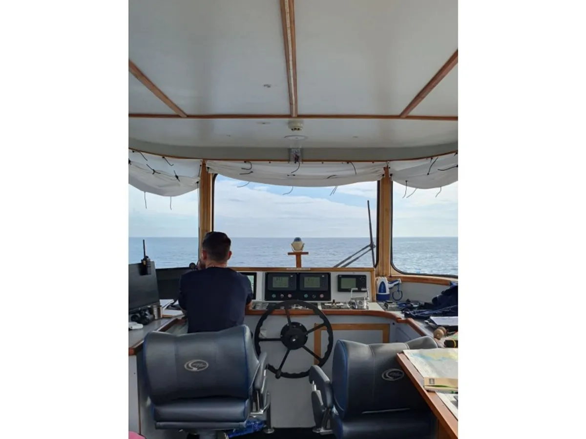 Navio de pesquisa à venda