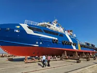 Barco de tripulação à venda