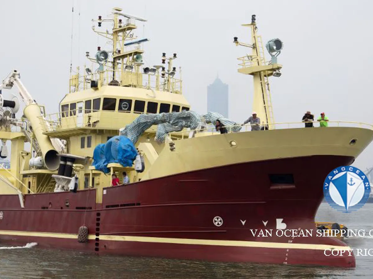 Navio de pesca de arrasto à venda