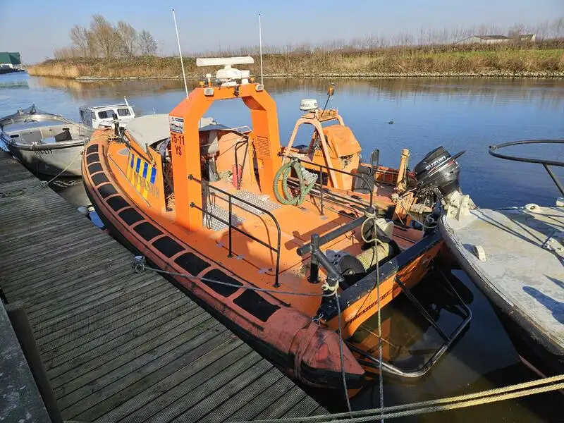 Bote inflável rígido à venda