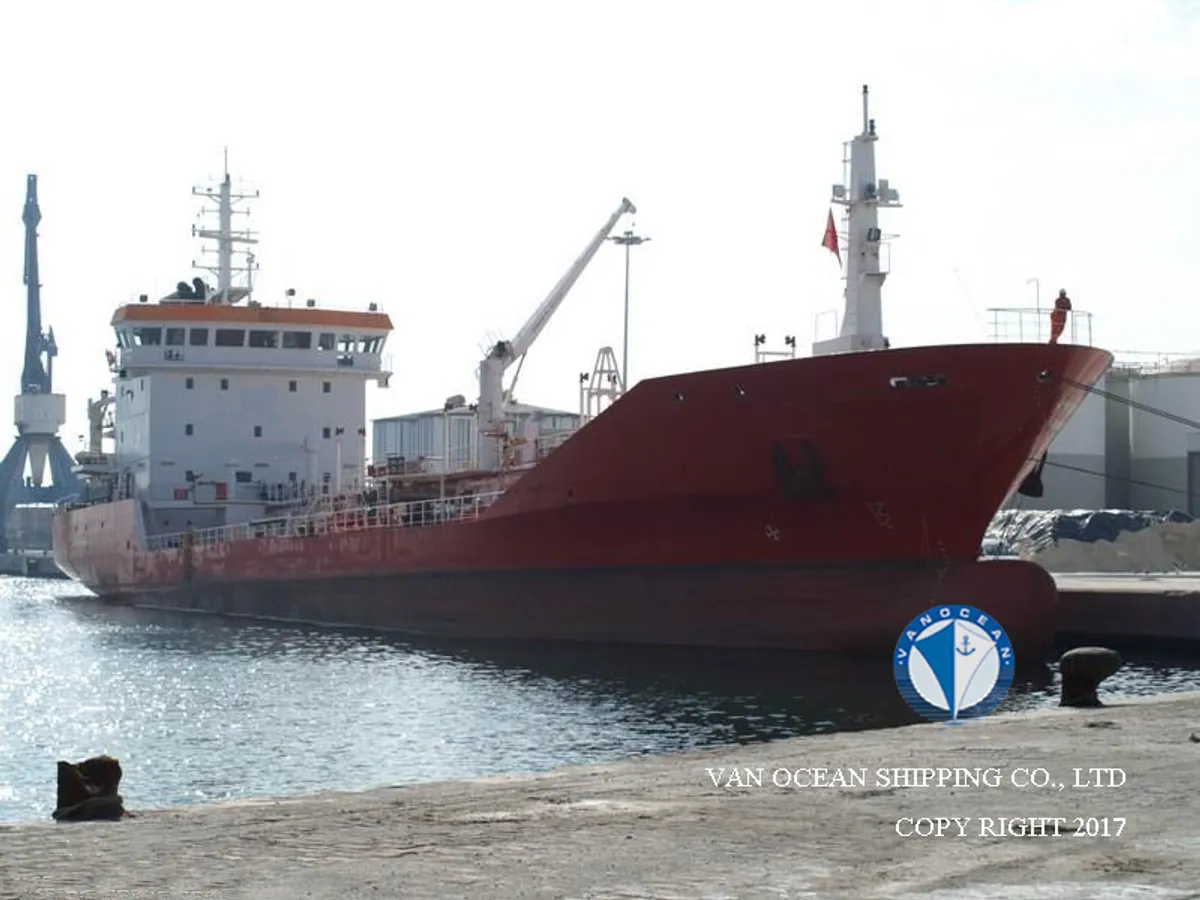 Navio-tanque de óleo/produtos químicos à venda