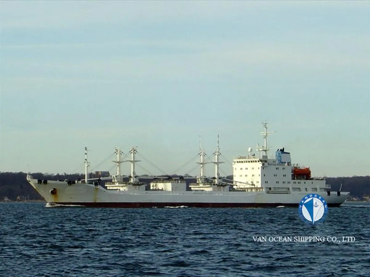 Navio frigorífico à venda