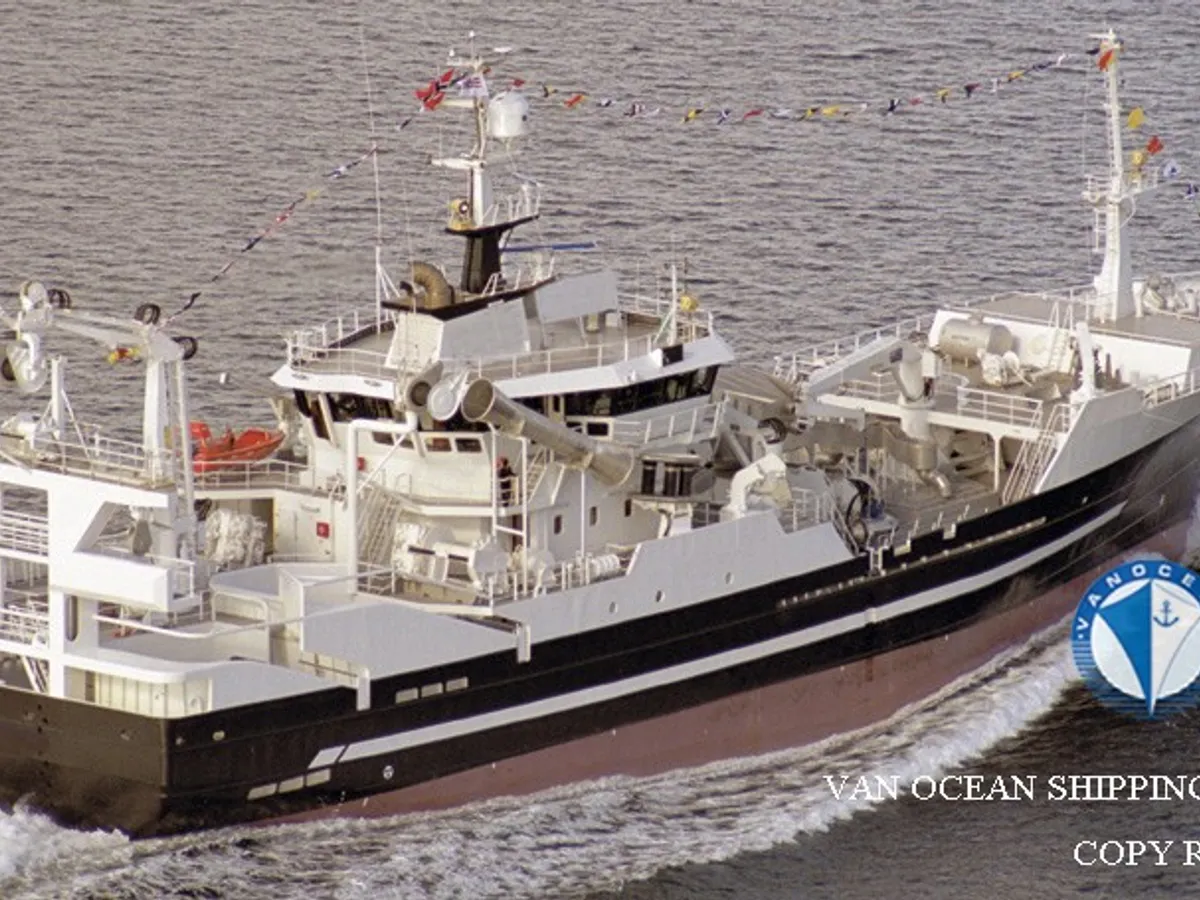 Navio de pesca de arrasto à venda