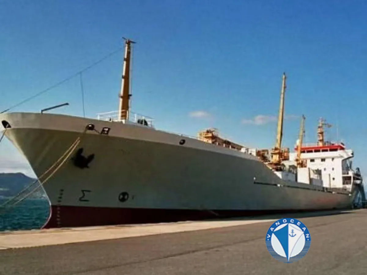 Navio frigorífico à venda